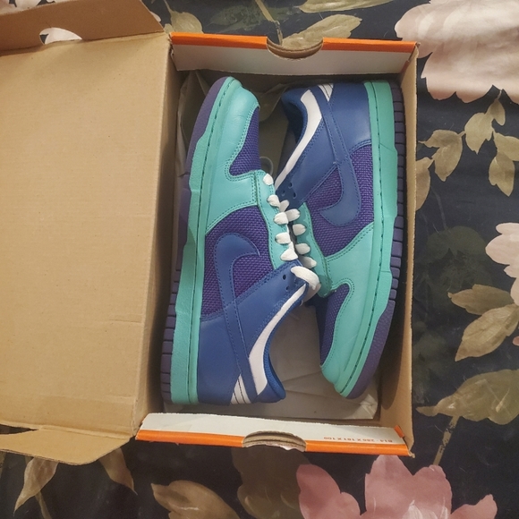 Nike Dunk Low Atlantic Blue Purple Size 7 - Picture 2 of 8